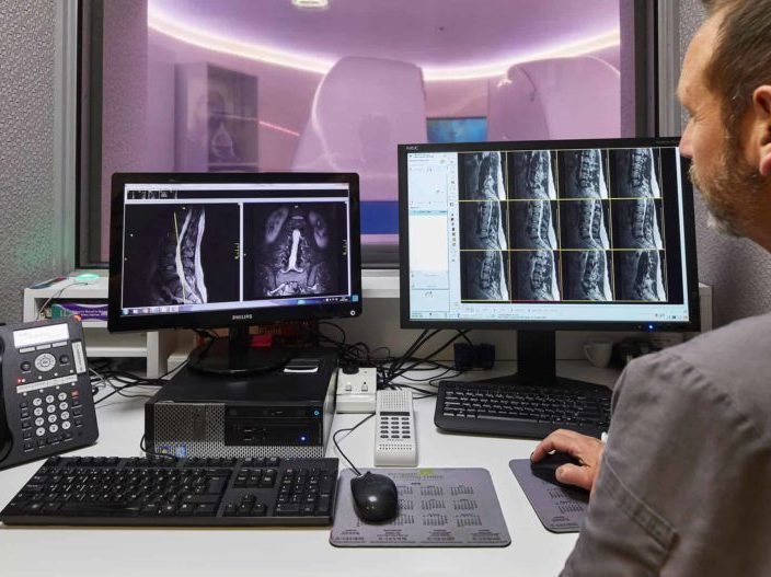 Invest In A Preventative Health Screening | Echelon Health MRI Scanning Room
